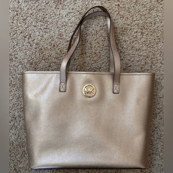 Michael Kors Handbag - Picture 1 of 6